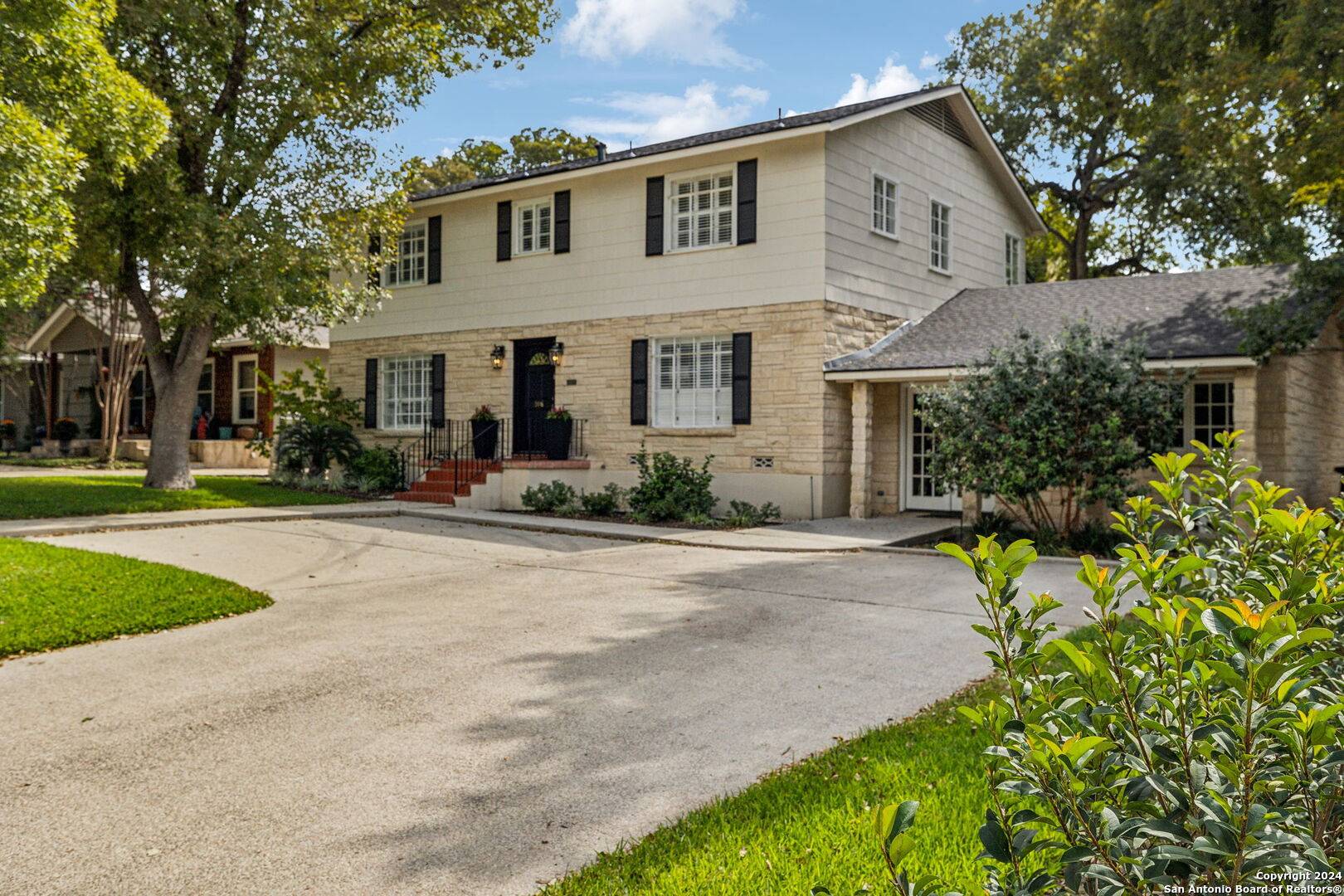 Terrell Hills, TX 78209-4732,106 MORNINGSIDE DR