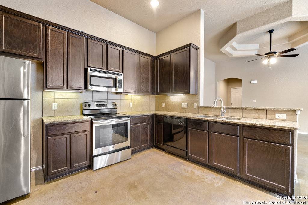 New Braunfels, TX 78130-4151,1066 CAROLYN CV