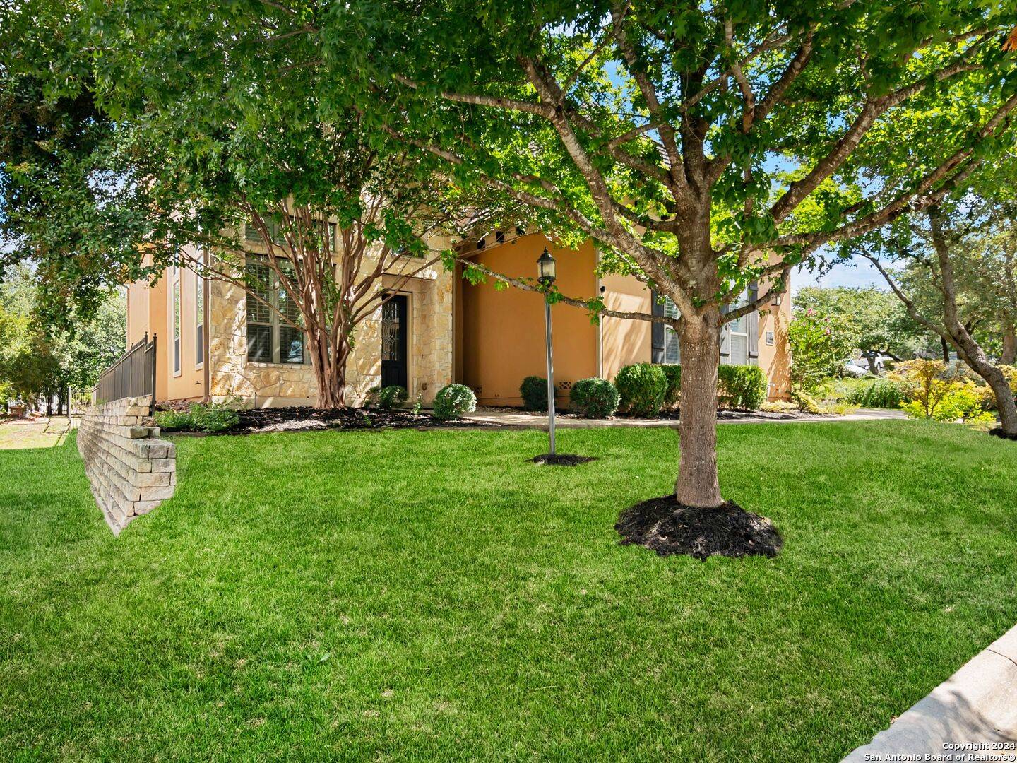 San Antonio, TX 78257-1364,7207 HOVINGHAM