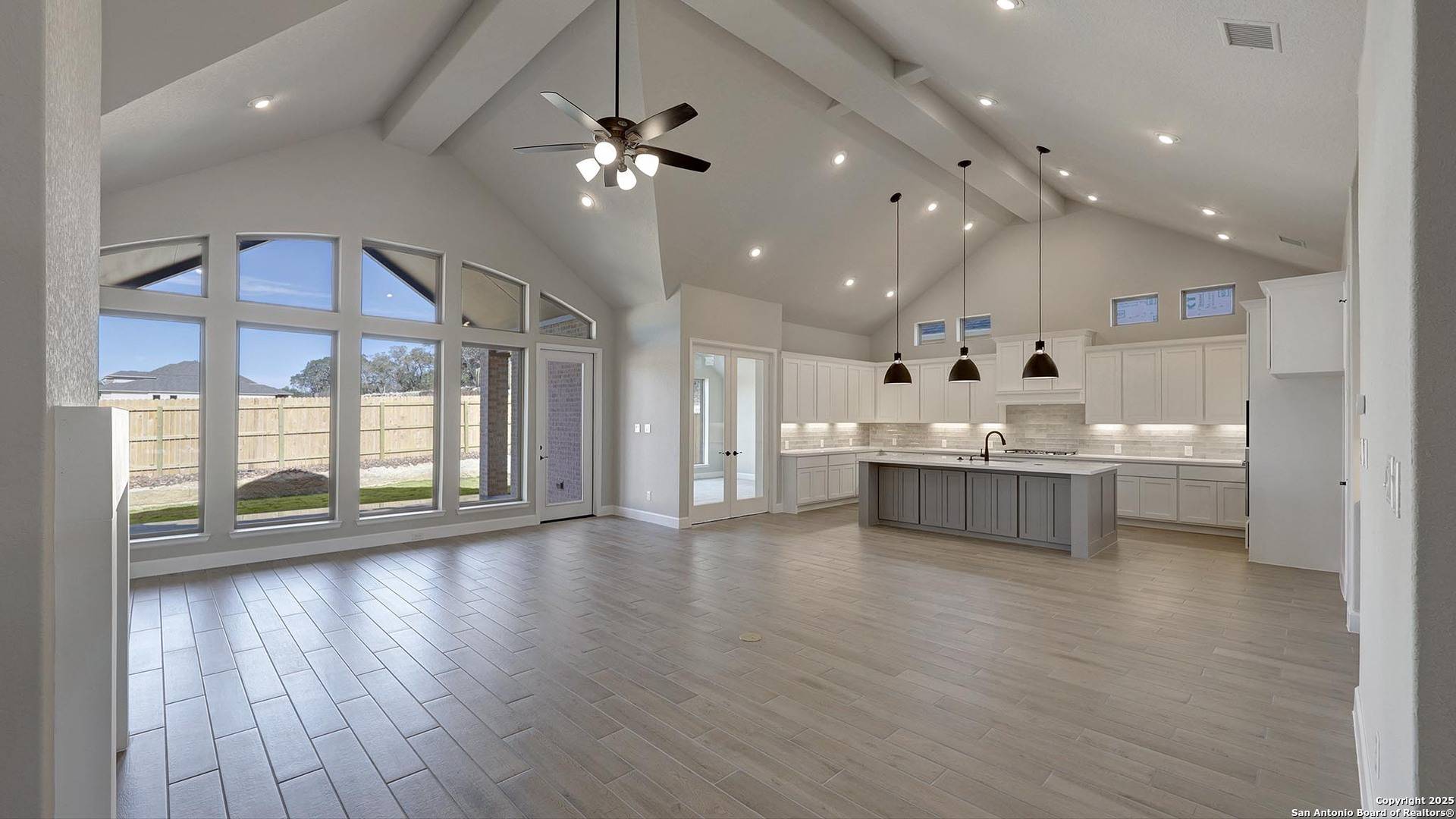 Boerne, TX 78006,310 Sanders Creek