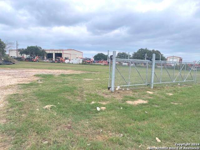 Floresville, TX 78114,TBD 1.23 TRACT Loop 181 N