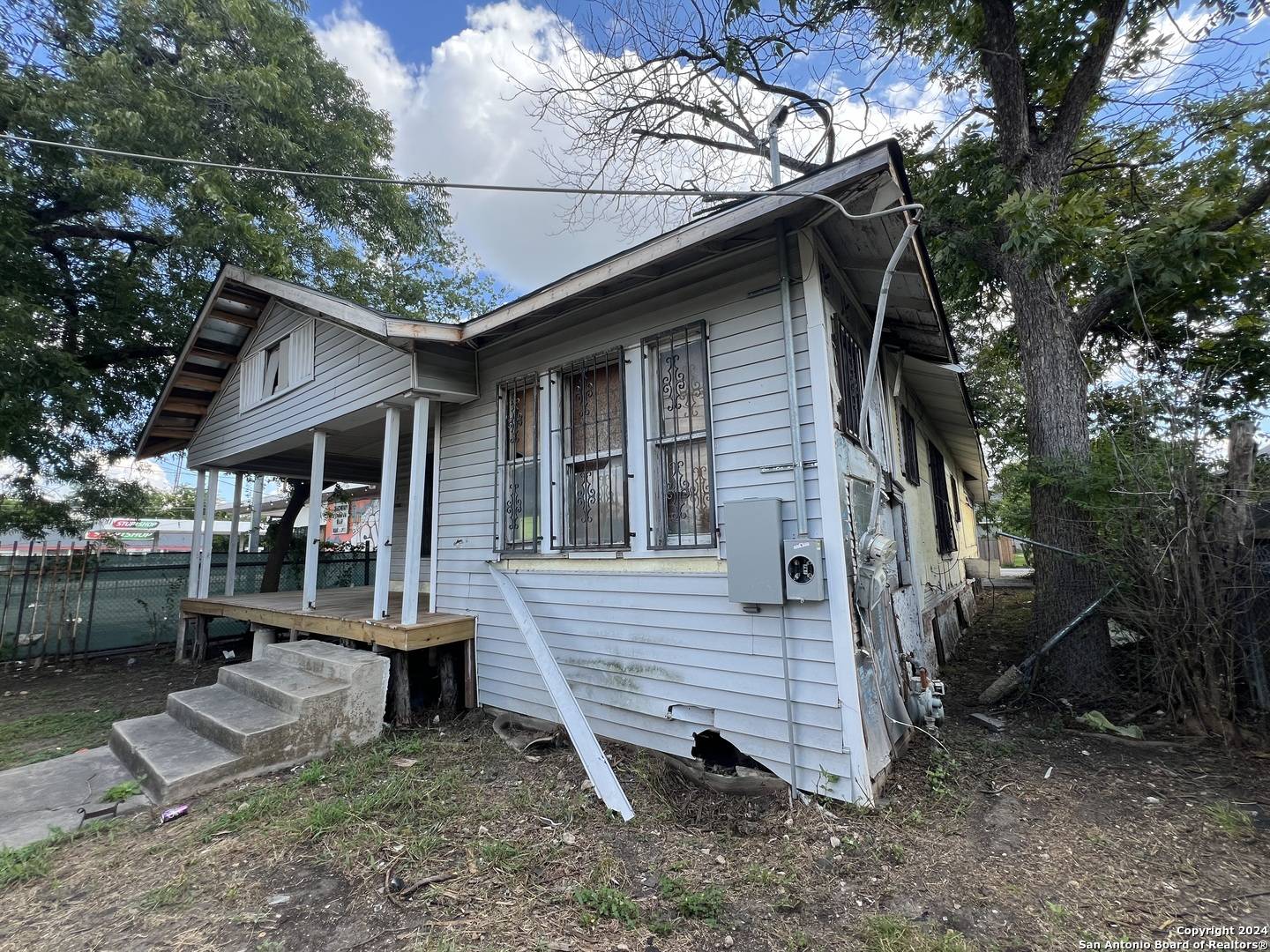 San Antonio, TX 78202-2017,1322 HAYS ST