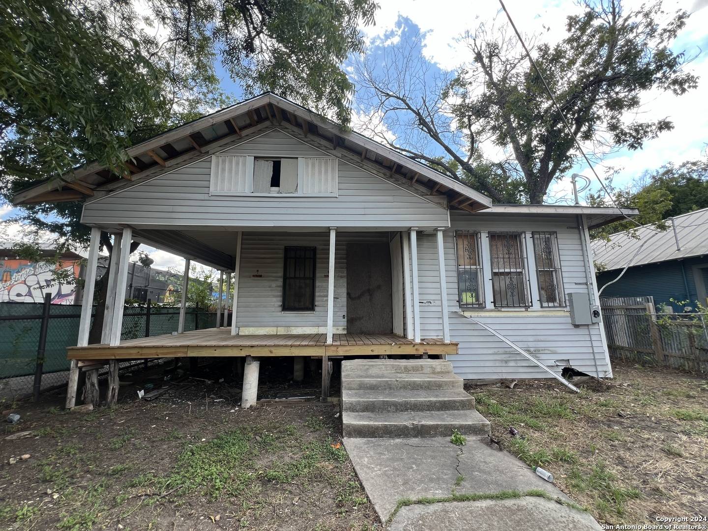 San Antonio, TX 78202-2017,1322 HAYS ST