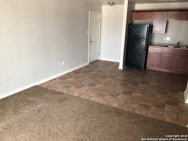 Floresville, TX 78114,112 lone oak UNIT D303