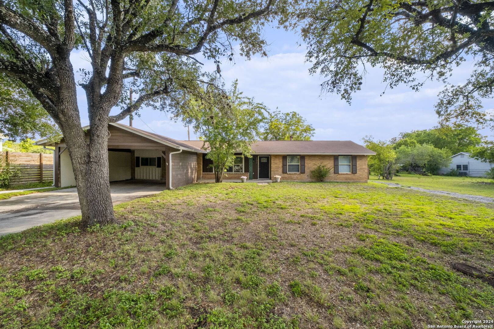 San Antonio, TX 78228-4040,207 CHERYL DR