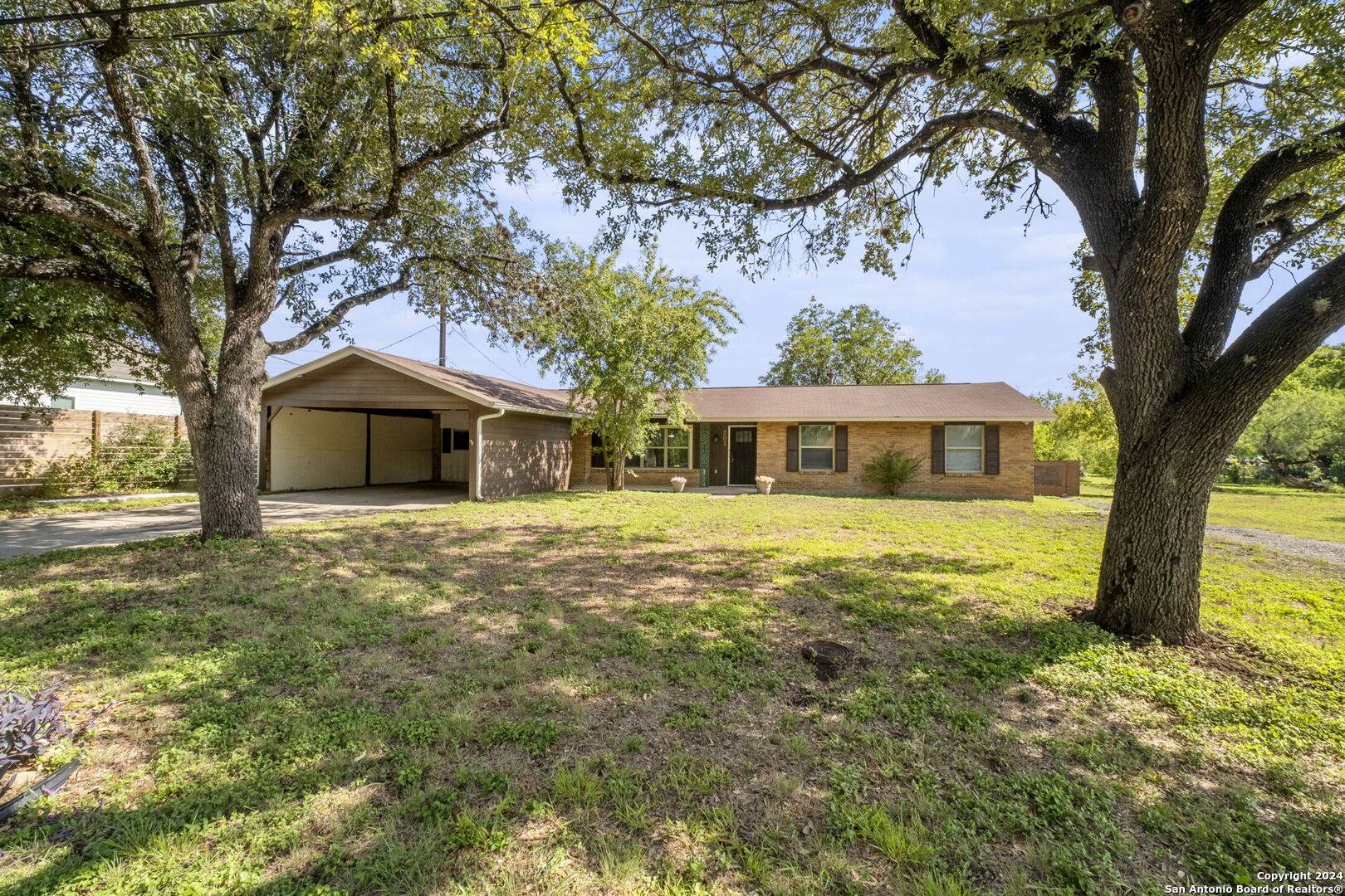 San Antonio, TX 78228-4040,207 CHERYL DR