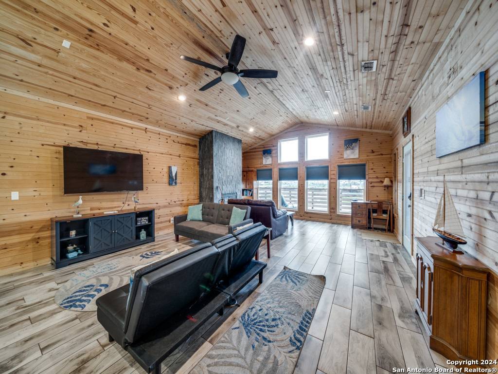 Port Aransas, TX 78373,610 Sand Dollar Circle