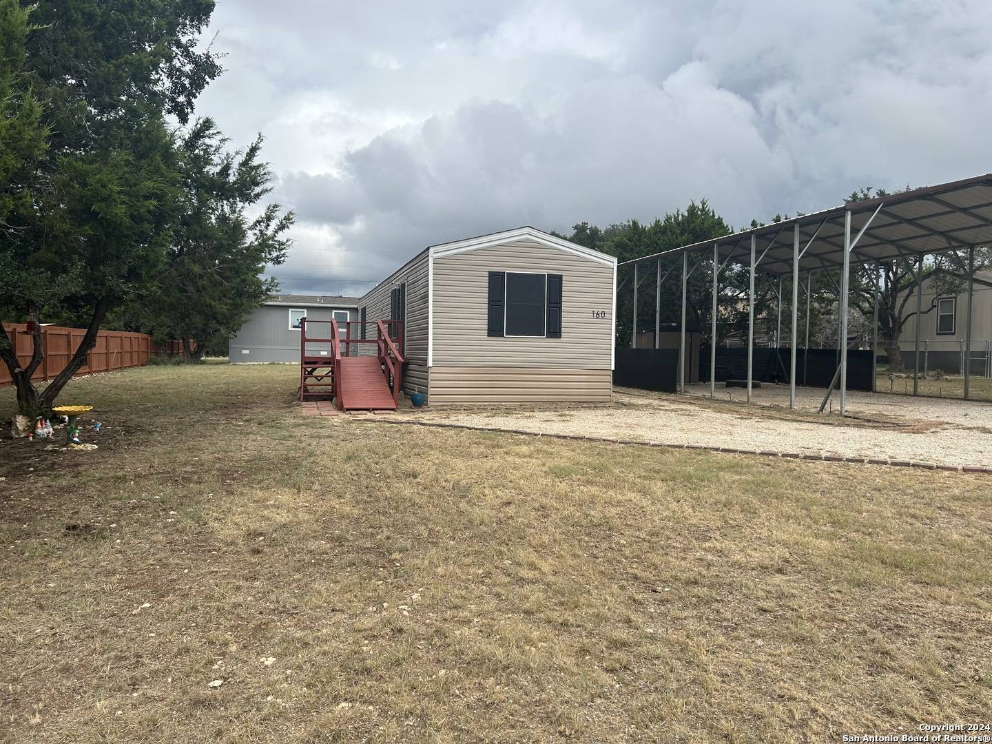 Bandera, TX 78003,160 PR 1513