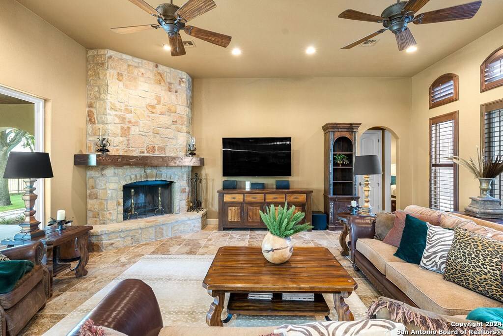 Kerrville, TX 78028-8059,2936 DRY HOLLOW CIR