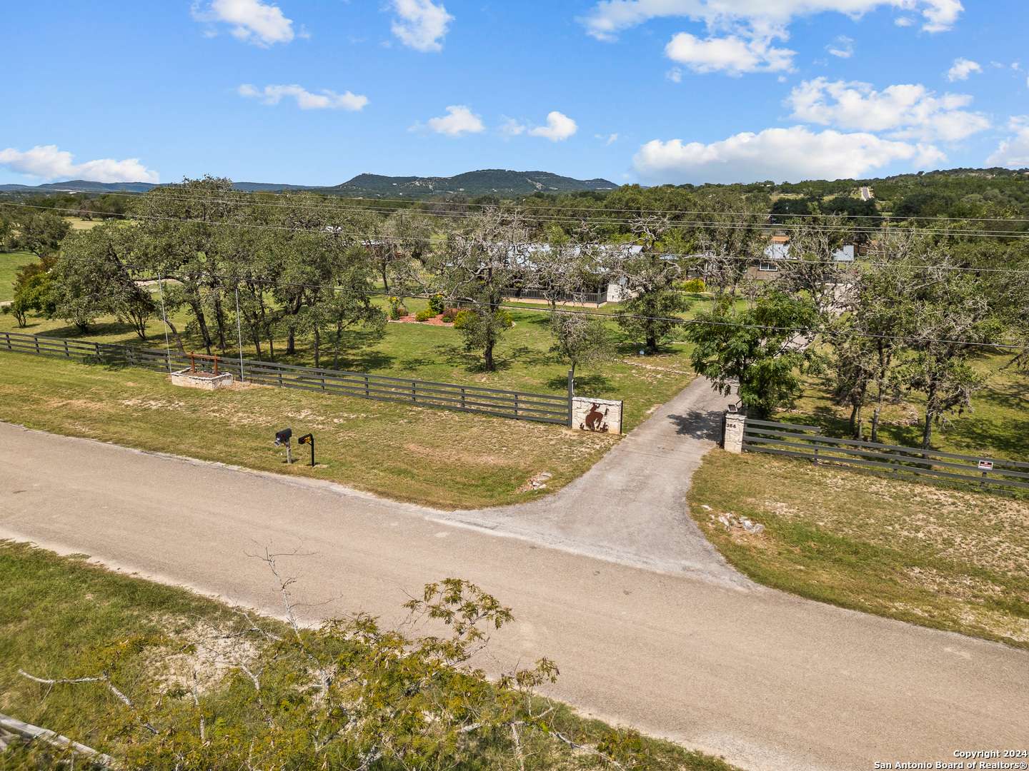 Bandera, TX 78003-5389,364 EXOTIC LN