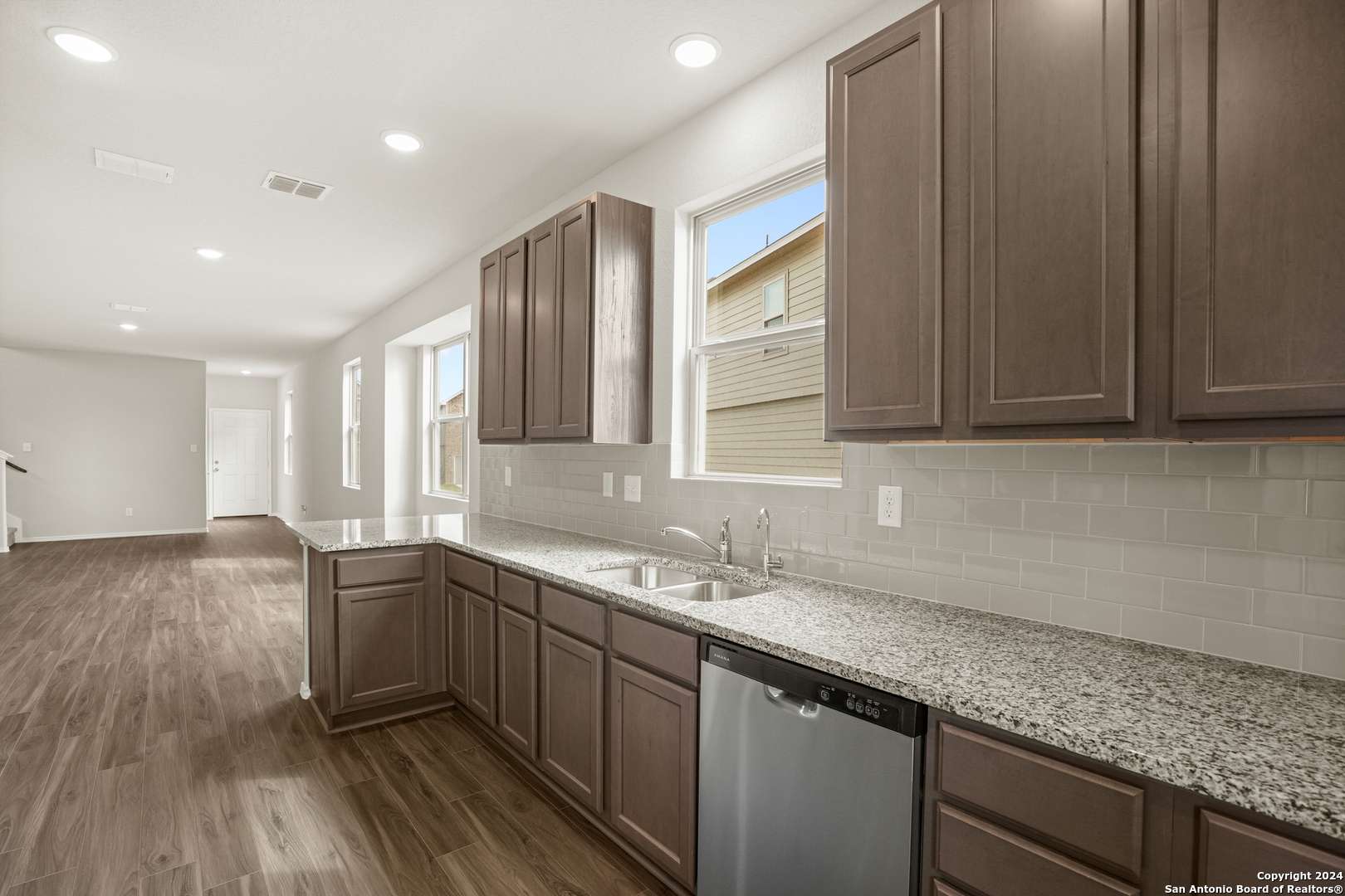 San Antonio, TX 78222,4963 Sandstone Way