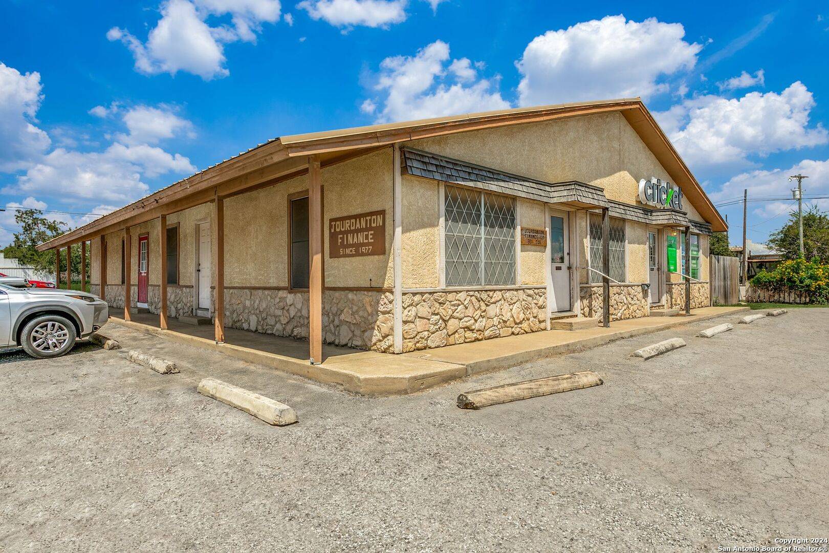 Jourdanton, TX 78026,901 OAK ST