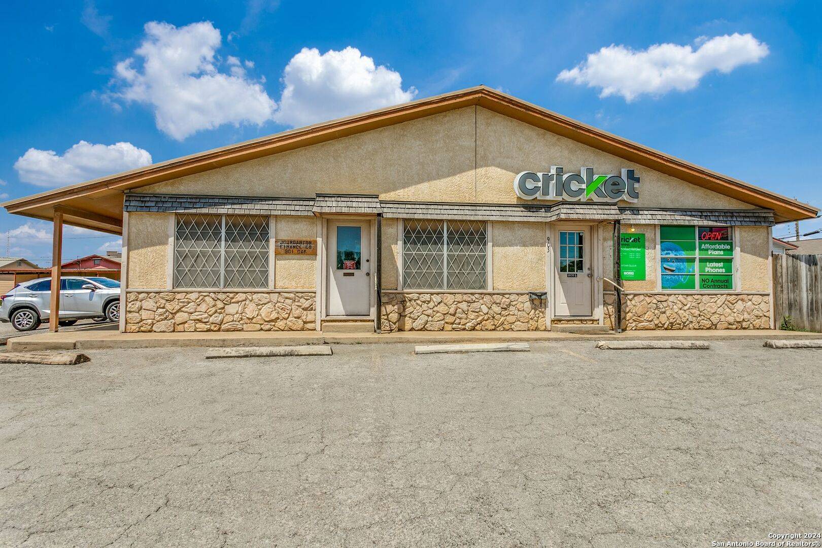 Jourdanton, TX 78026,901 OAK ST