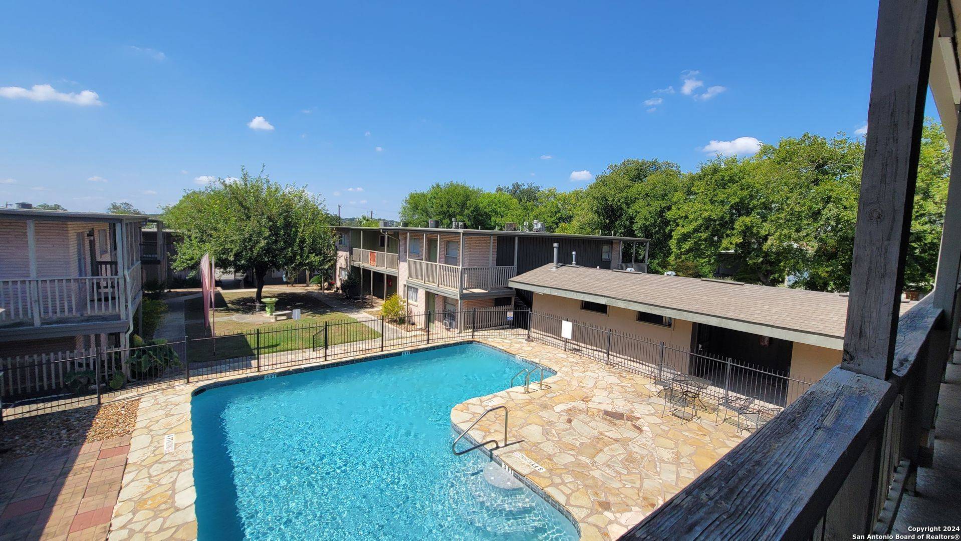 Balcones Heights, TX 78201-1830,516 GENTLEMAN RD UNIT 1