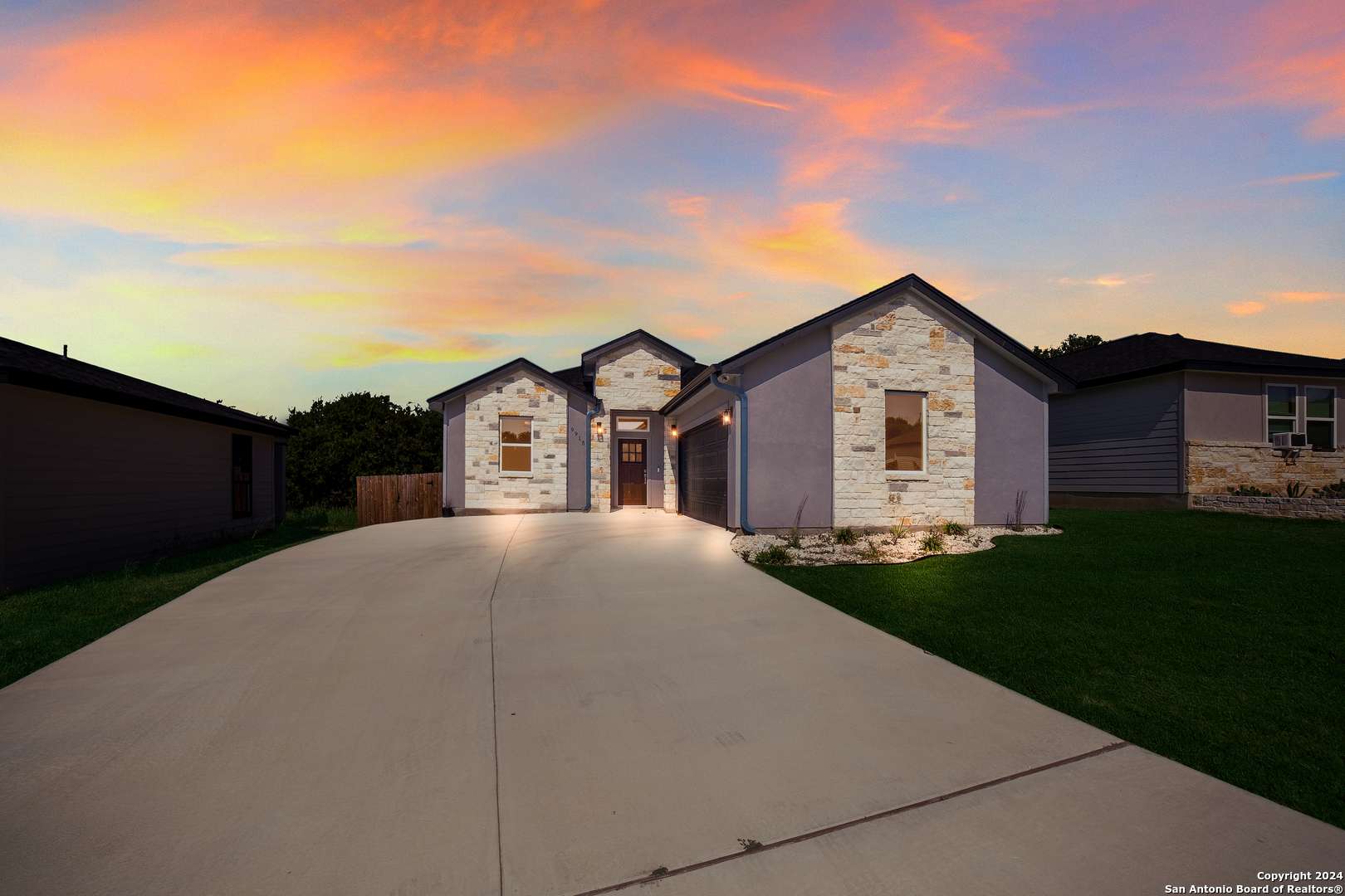 Converse, TX 78109,9915 LOMA ALTA CIR