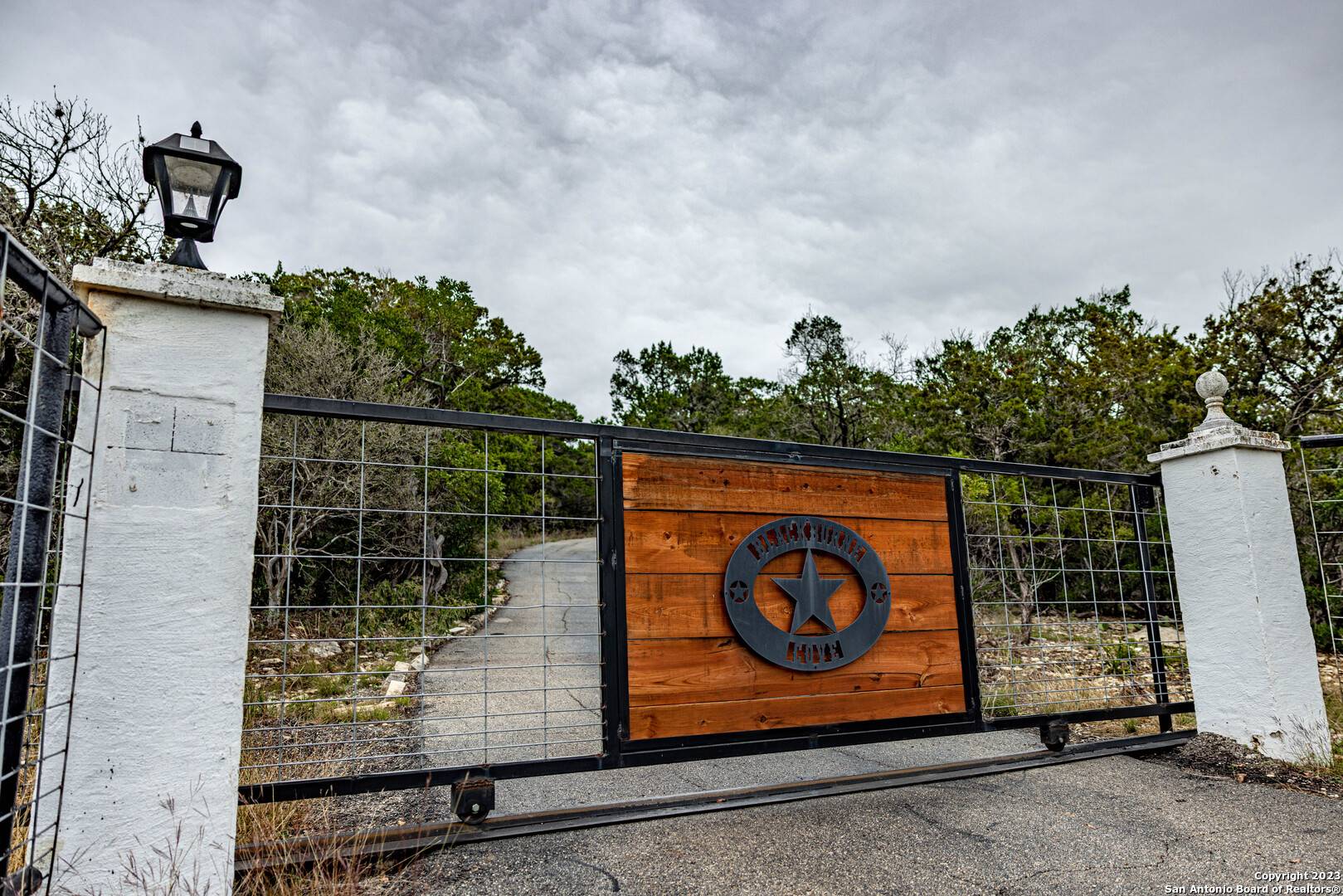 Mico, TX 78056-5206,464 COUNTY ROAD 262