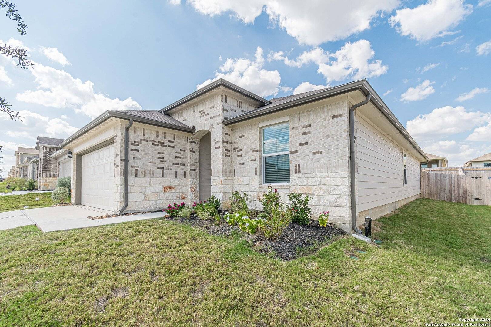 Seguin, TX 78155,833 Bahia Pl