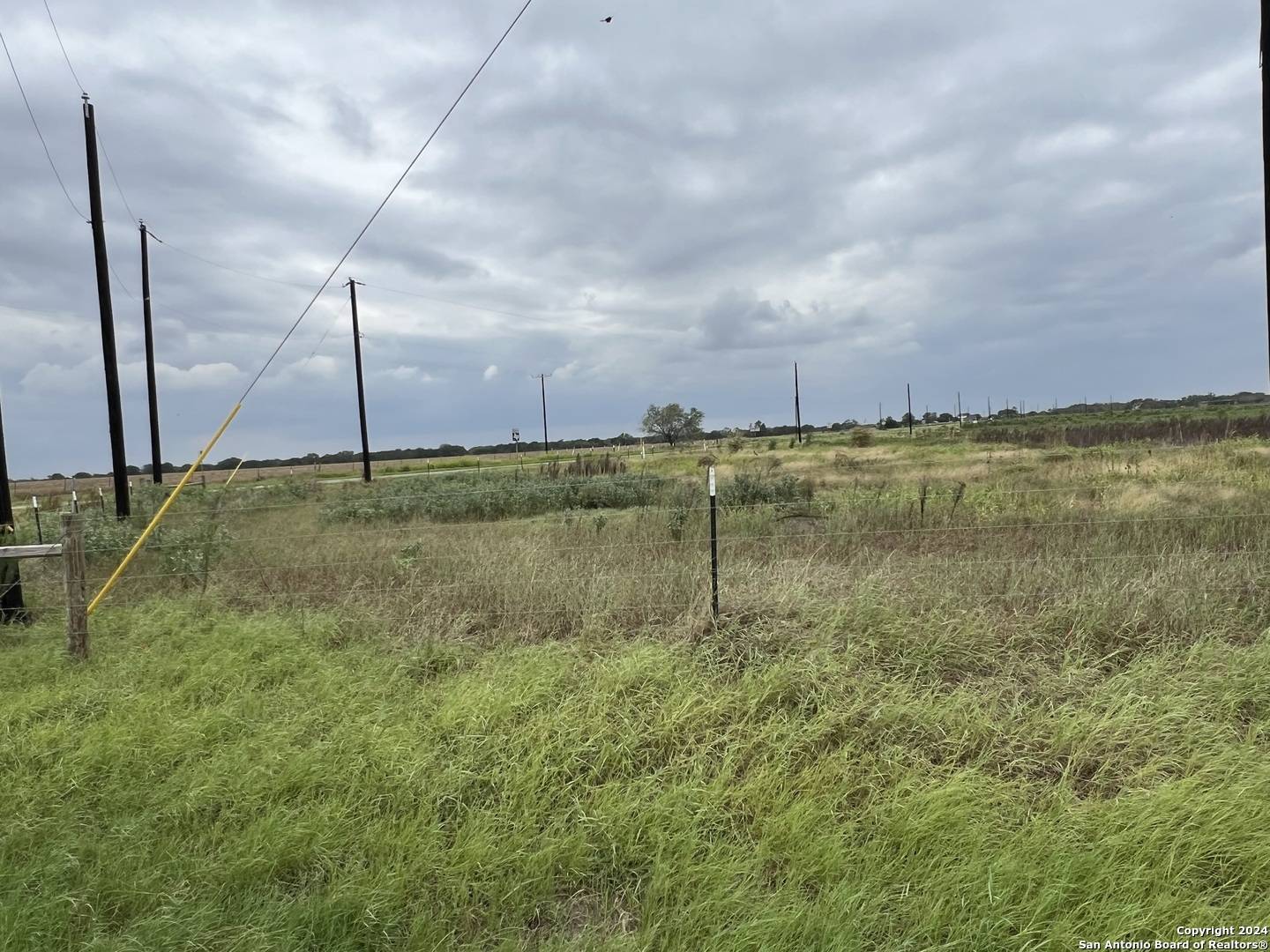 Floresville, TX 78114,5155 St Hwy 97W