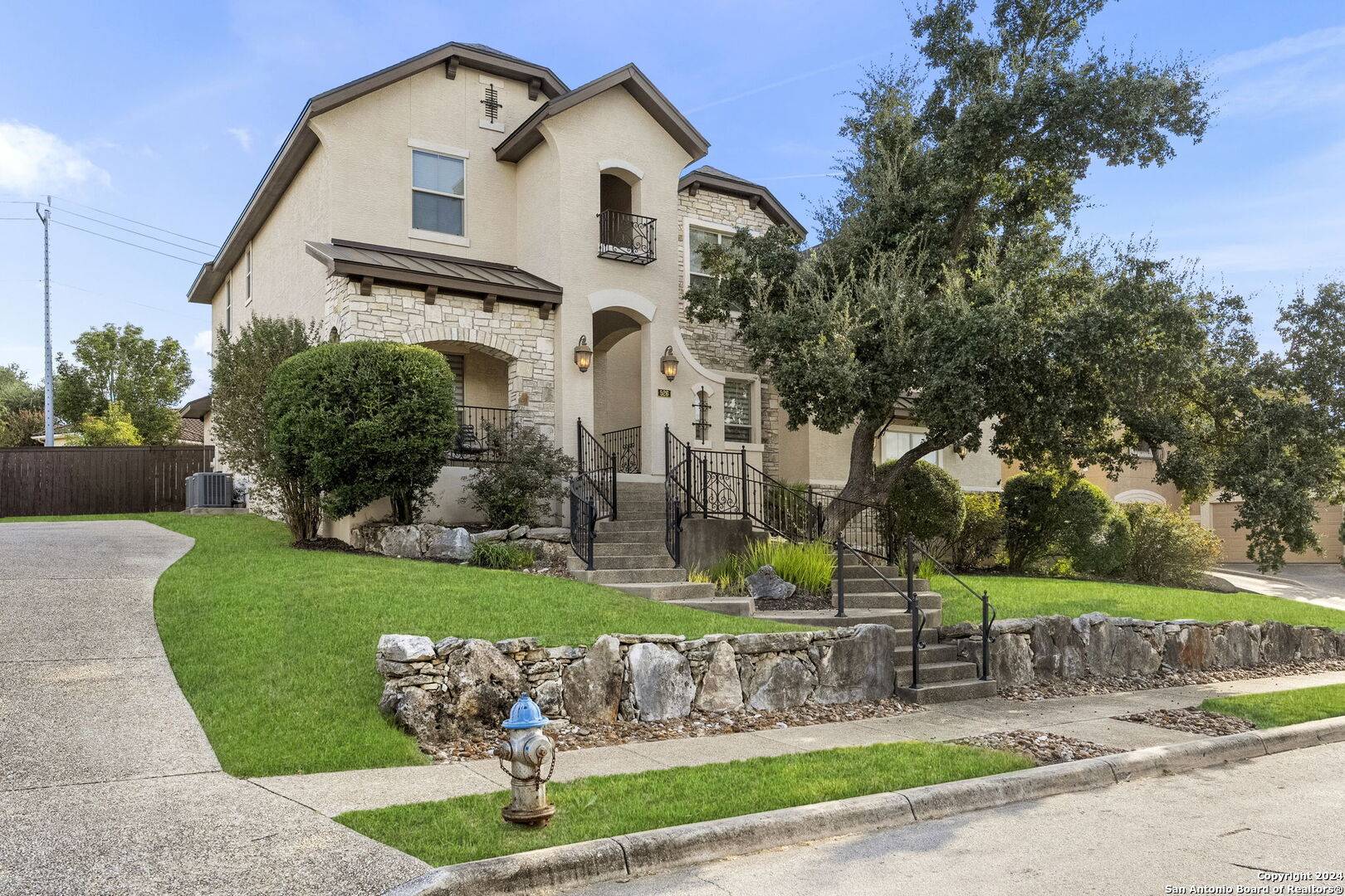 San Antonio, TX 78258-4902,526 CANYON RISE