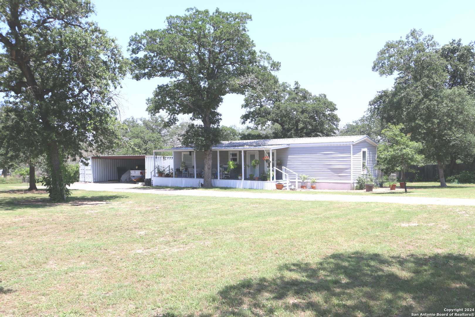 La Vernia, TX 78121,108/110 BIG OAK LN