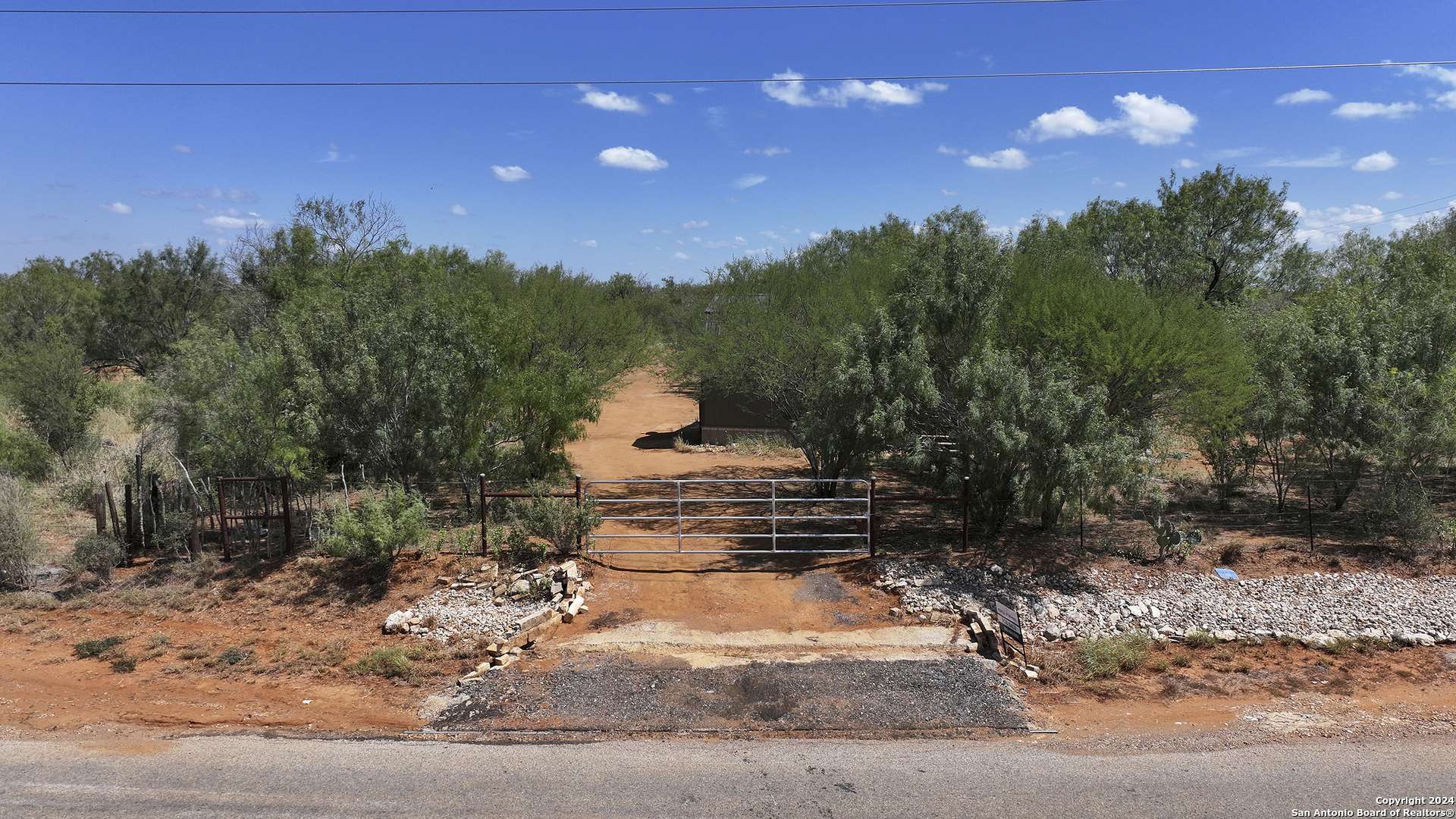 Dilley, TX 78017,800 County Road 4670