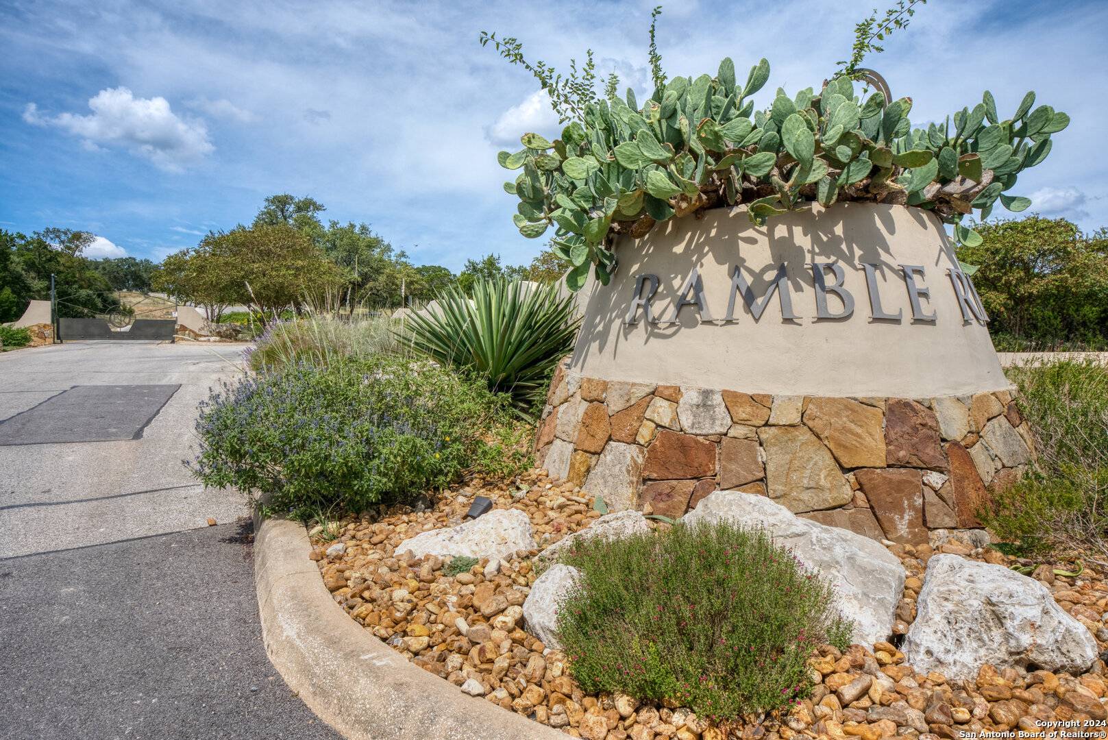 San Antonio, TX 78266-2971,27543 Sunset Loop
