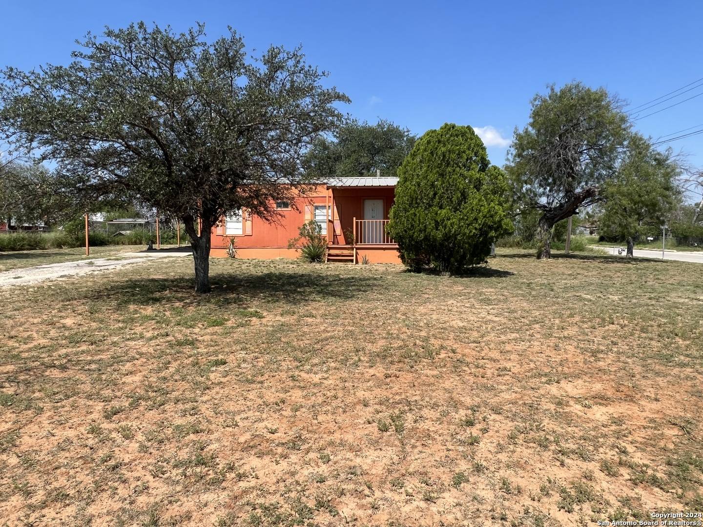 Carrizo Springs, TX 78834-3730,300 12TH ST