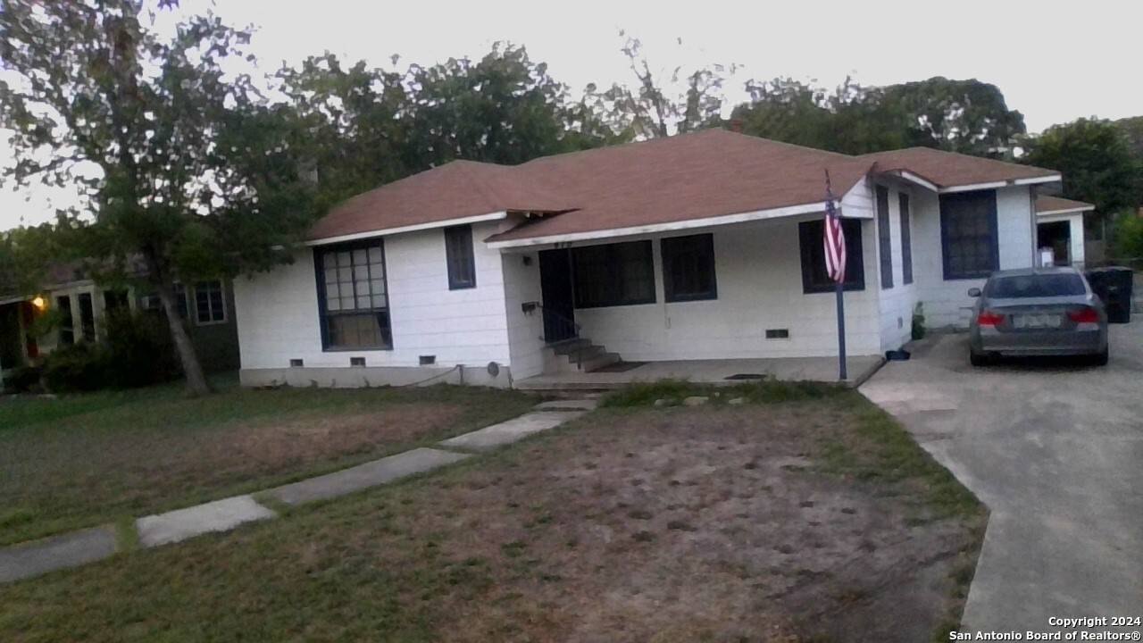 San Antonio, TX 78201-3727,415 NORTH