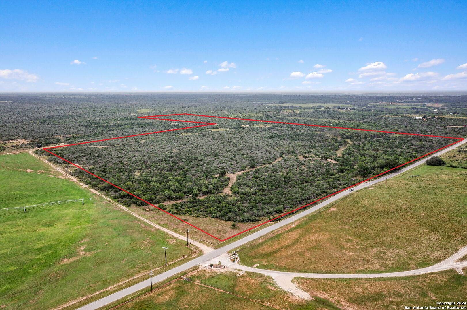 Devine, TX 78016,0000 COUNTY ROAD 651