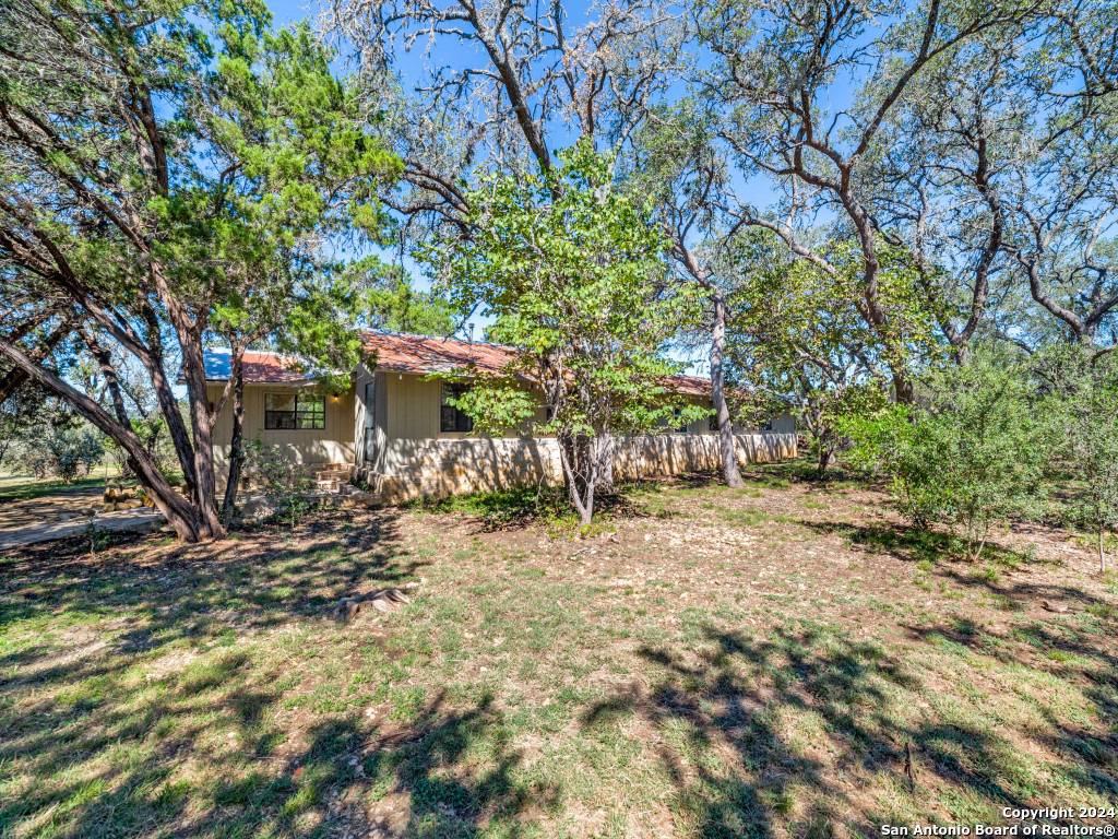 Pipe Creek, TX 78063-7388,417 VISTA GRANDE