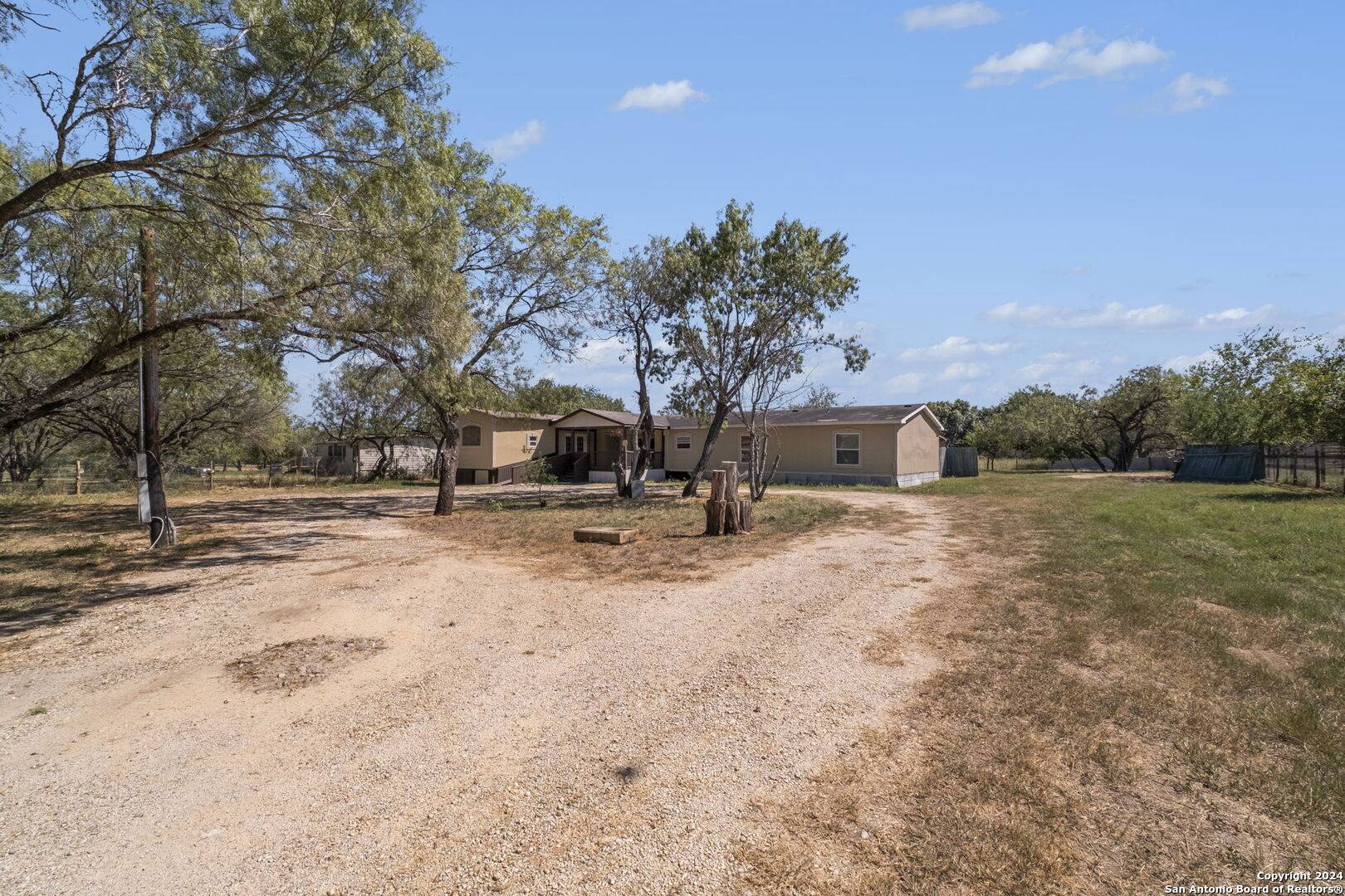 Elmendorf, TX 78112-9680,7614 FM 327