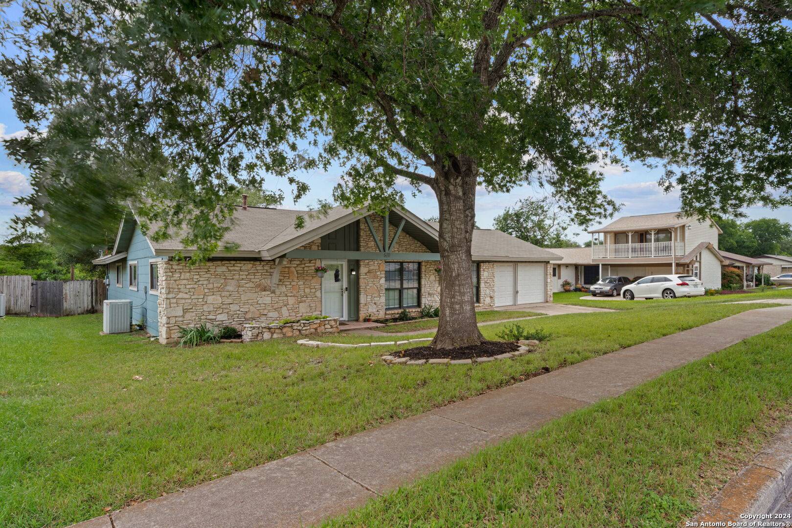 Live Oak, TX 78233,510 Shin Oak