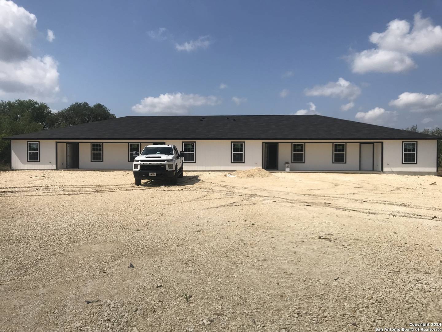 Castroville, TX 78009,1006 CR 4516