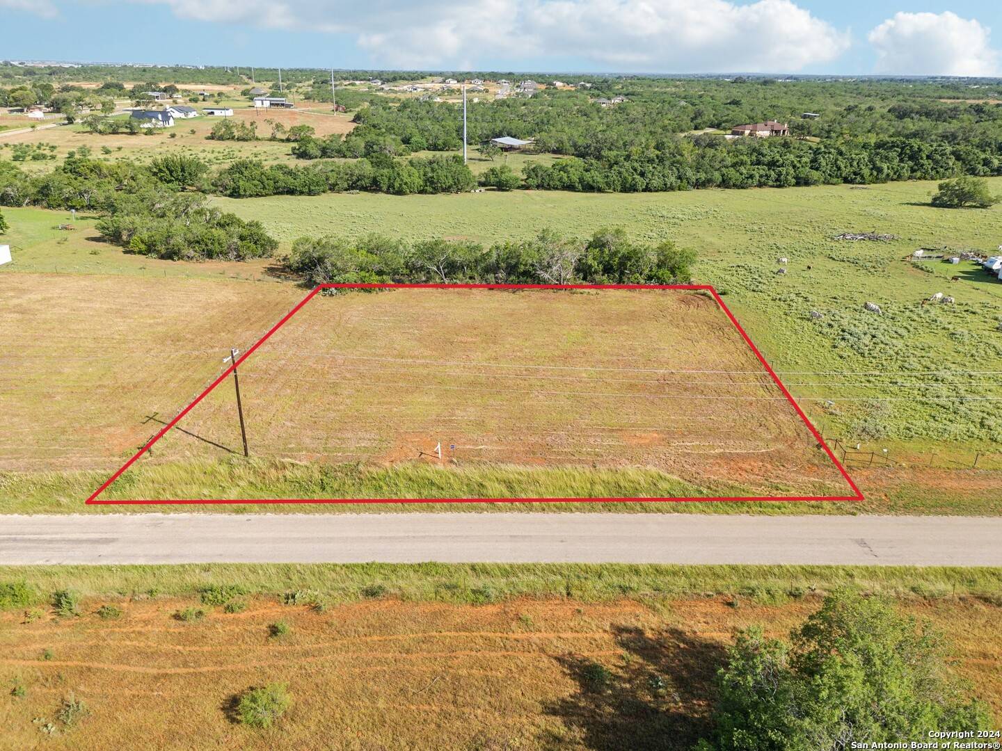 Floresville, TX 78114,593 COUNTY ROAD 405