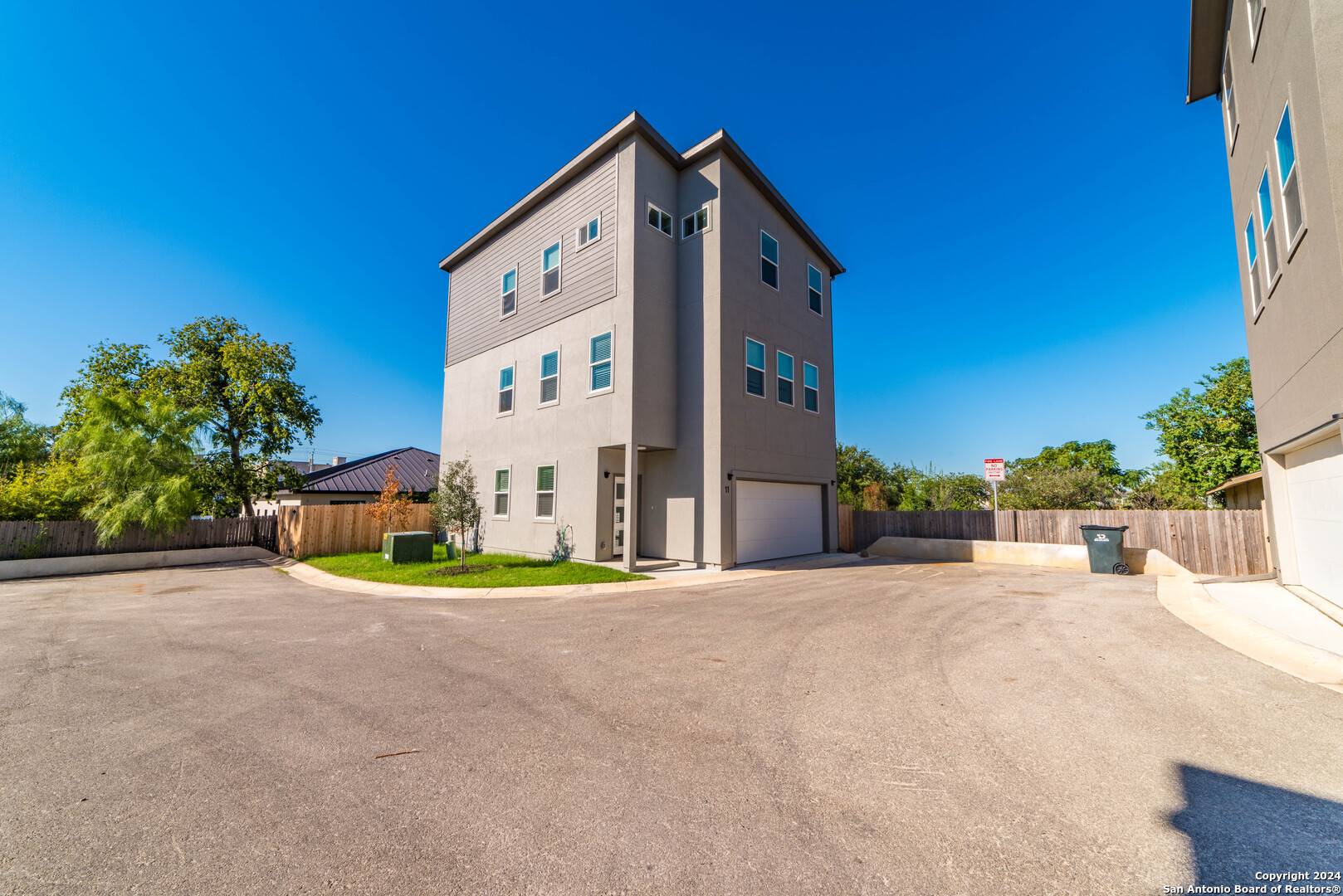 San Antonio, TX 78209-2439,1618 LAWNDALE DR UNIT 11