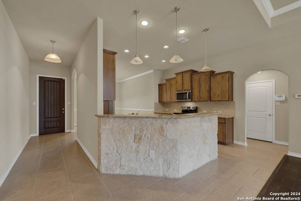 Selma, TX 78154-1861,15716 YORK LN
