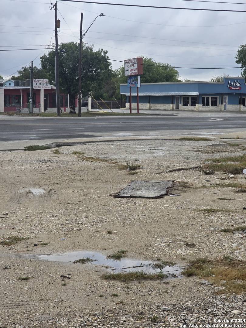 San Antonio, TX 78237,757 Historic Old Hwy 90