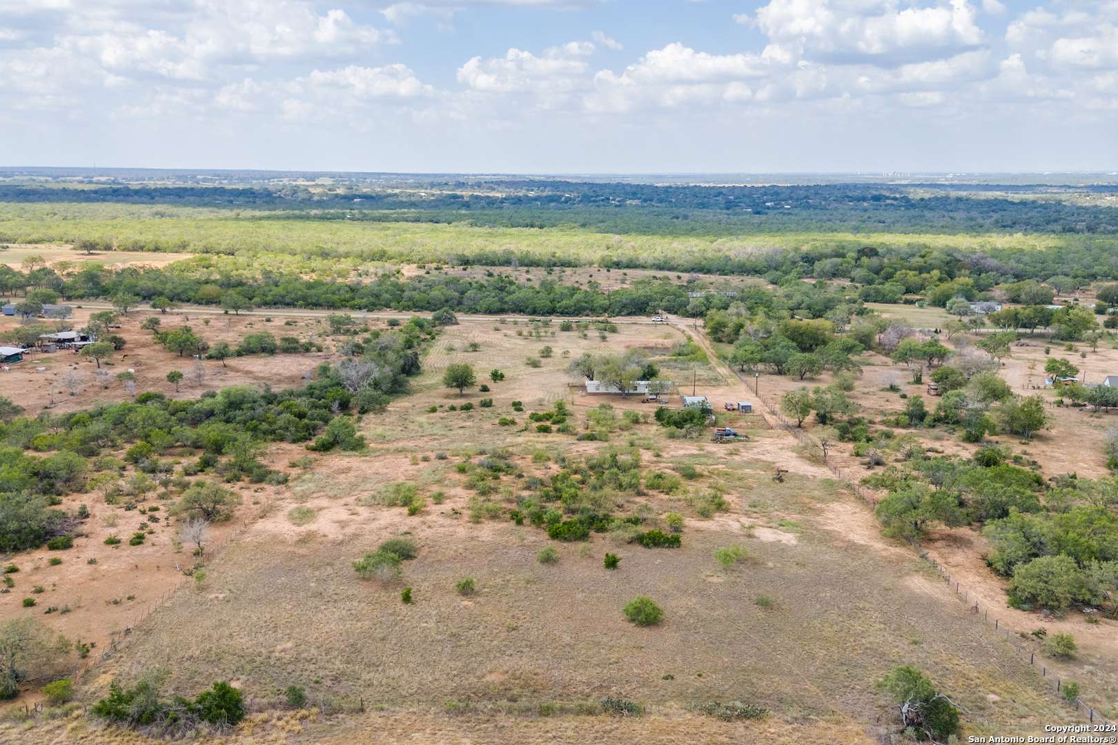 Floresville, TX 78114,1491 County Road 124