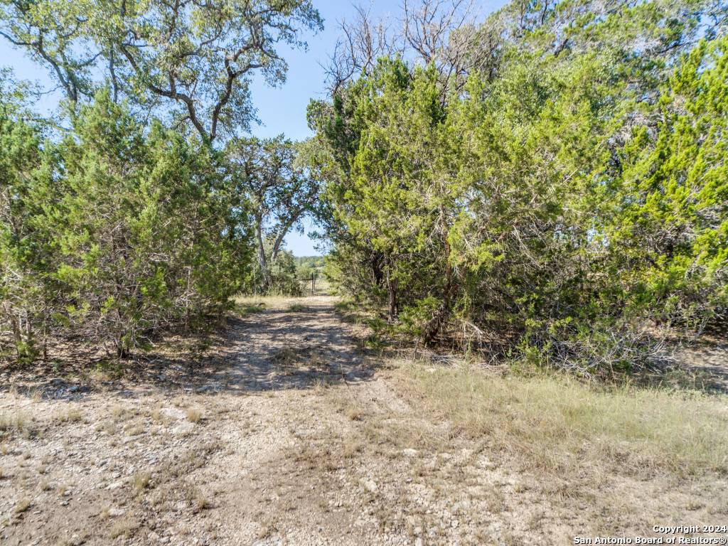 Bandera, TX 78003-4441,1075 LAKESHORE LN