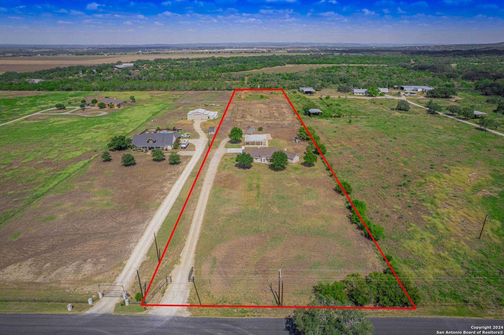 Castroville, TX 78009-3433,584 COUNTY ROAD 473