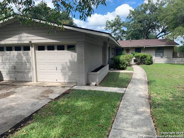 San Antonio, TX 78209-2047,2125 LAWNDALE DR