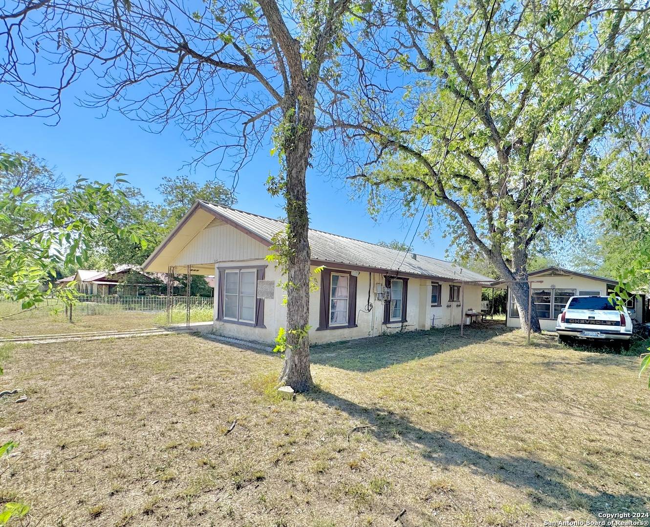 Brackettville, TX 78832,505 N Fort St