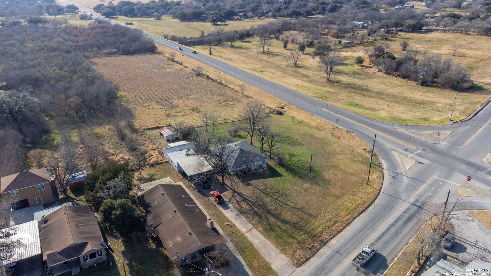 Floresville, TX 78114,1901 3RD ST