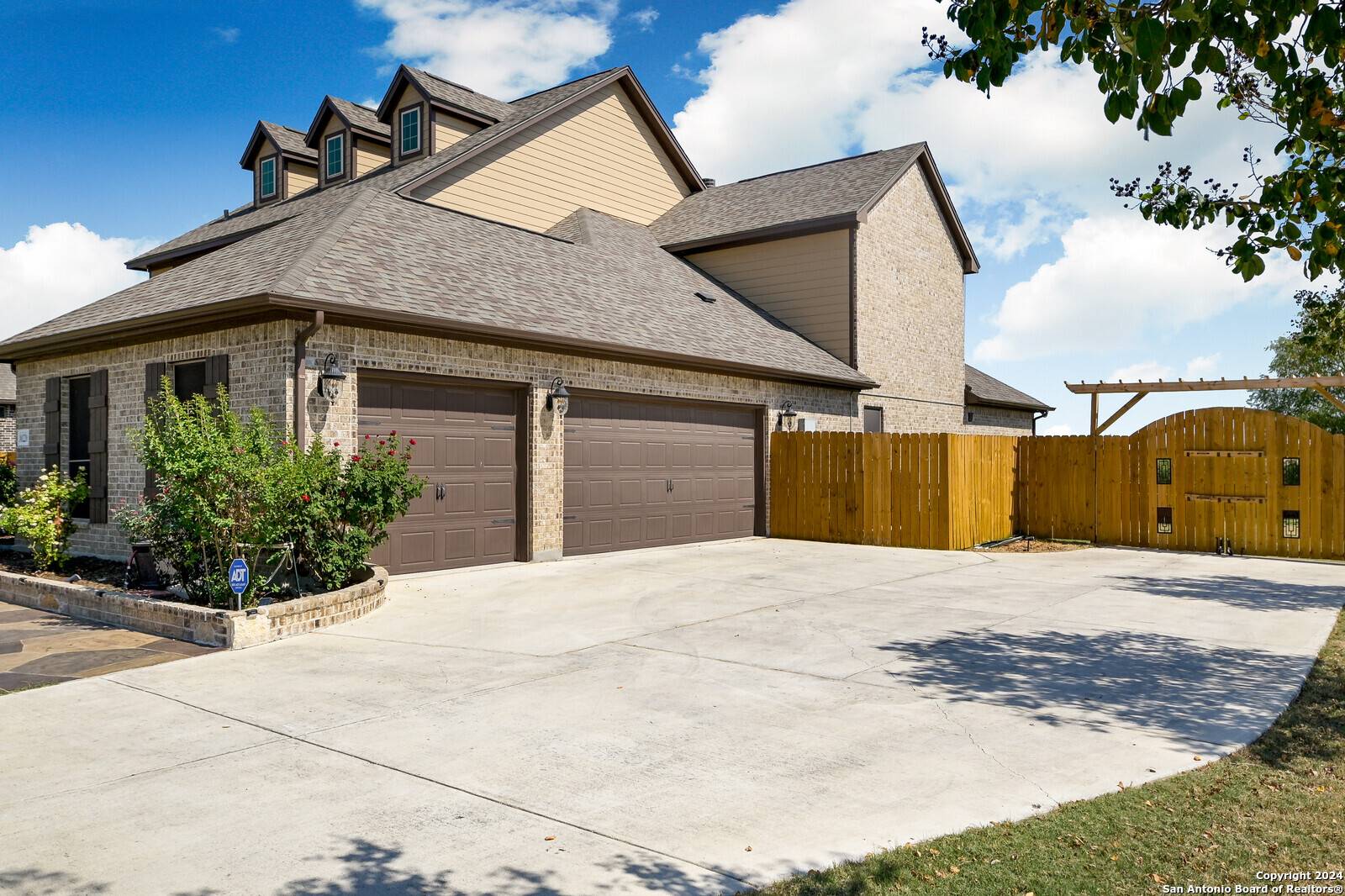 Schertz, TX 78154-6257,10220 LENO WAY