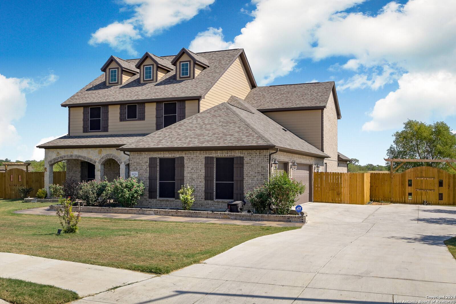 Schertz, TX 78154-6257,10220 LENO WAY