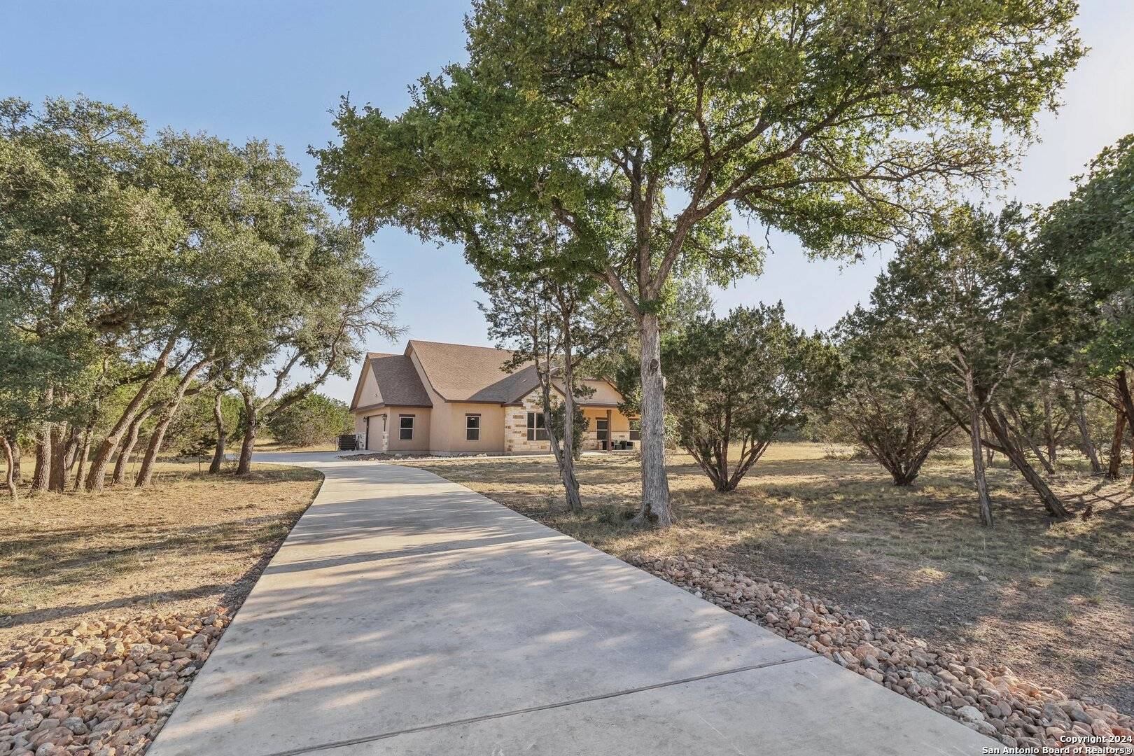 Pipe Creek, TX 78063,731 Rio Azul Dr