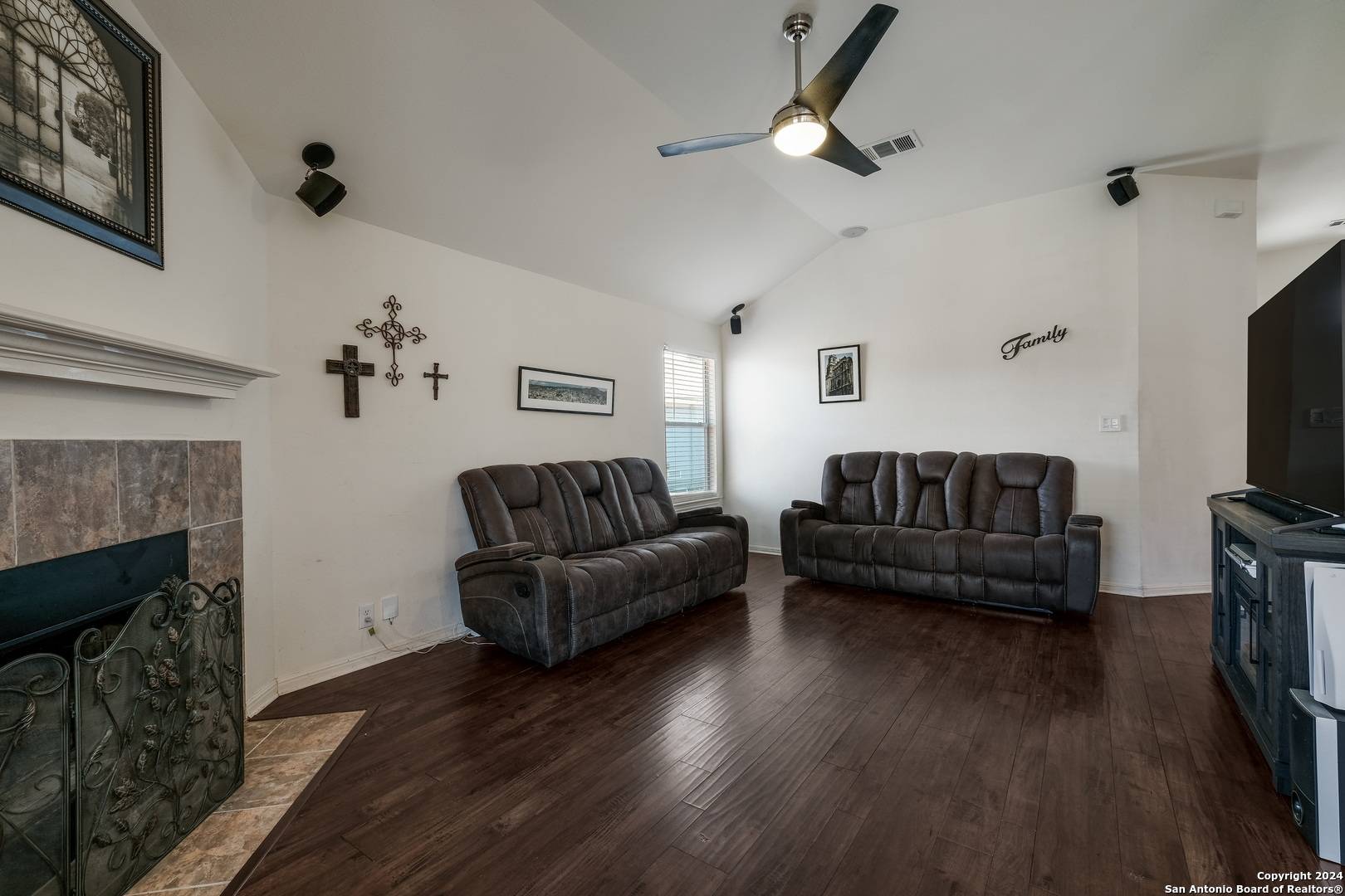 Converse, TX 78109-4656,7215 AUTUMN ACRES