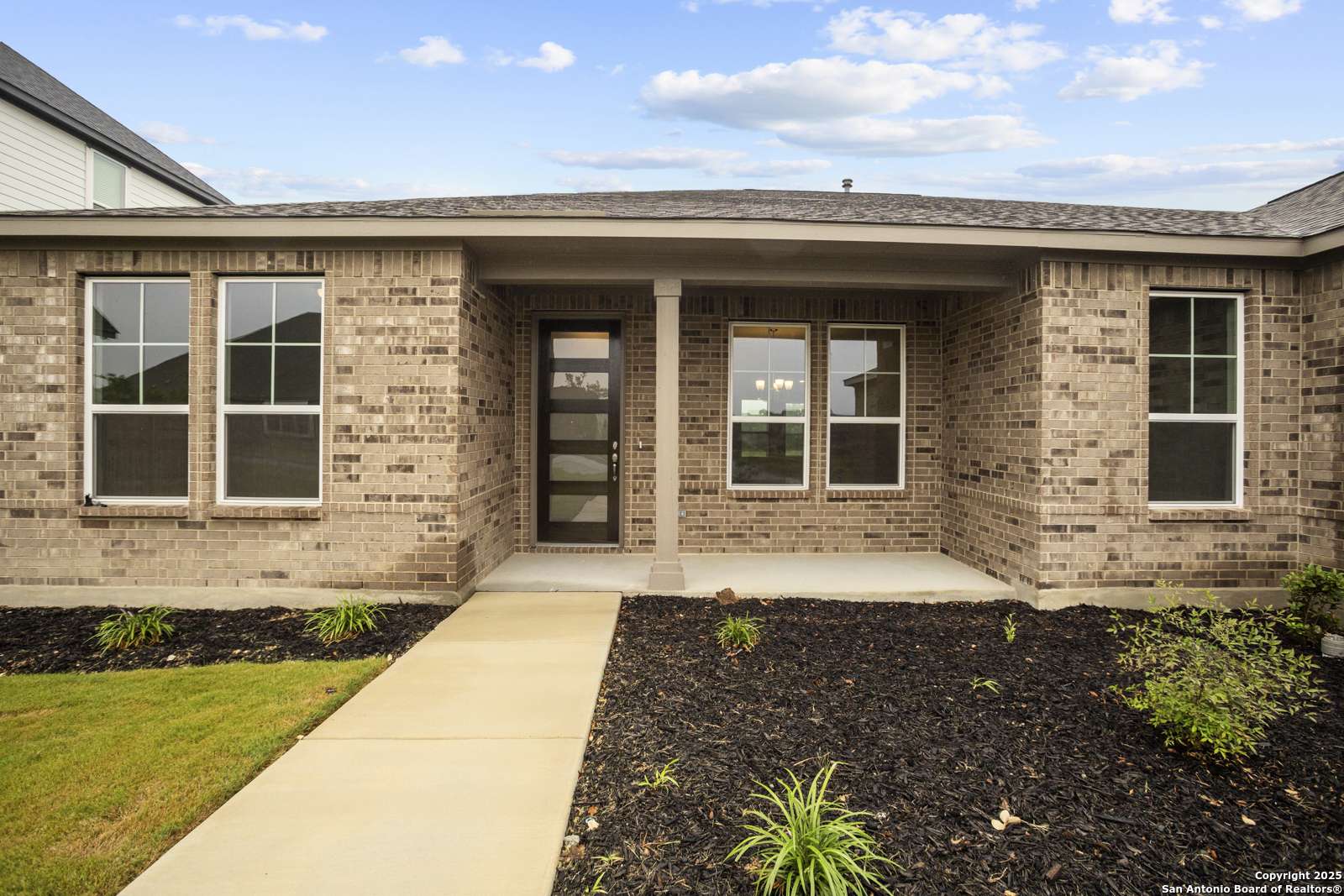 Castroville, TX 78009,172 Landon Path