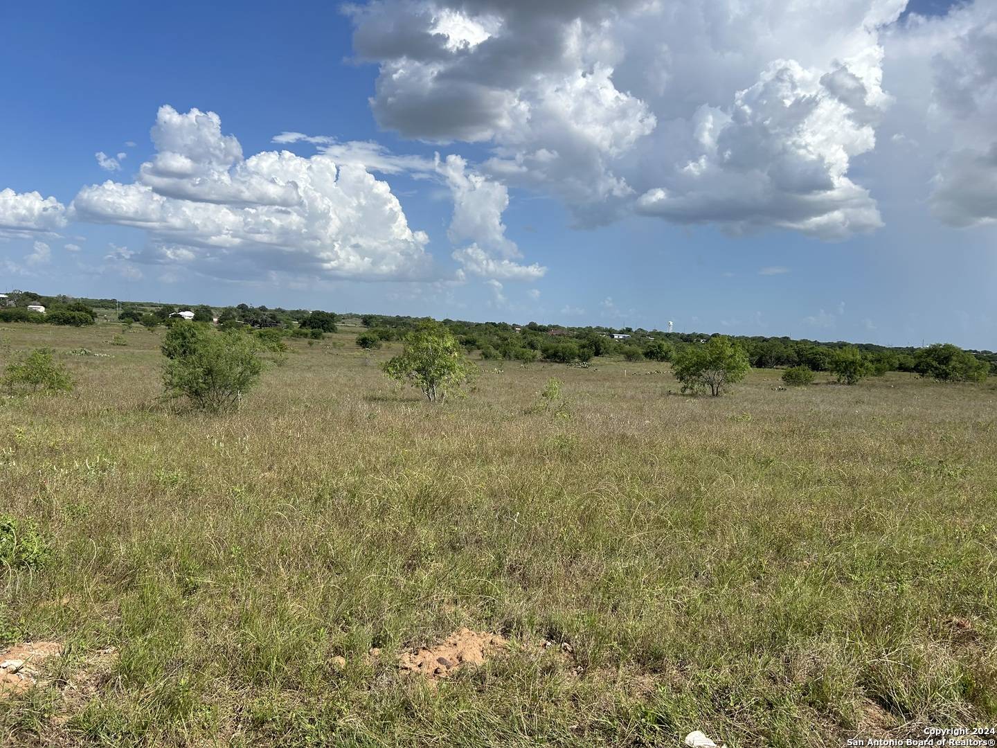 Floresville, TX 78114,1052 Cr 329