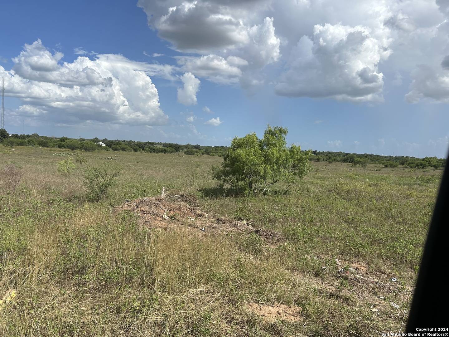 Floresville, TX 78114,0 Cr 329 Lot 8